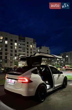 Позашляховик / Кросовер Tesla Model X 2023 в 