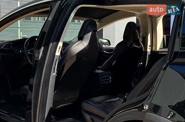 Внедорожник / Кроссовер Tesla Model X 2017 в 