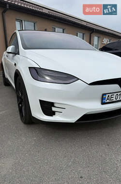 Позашляховик / Кросовер Tesla Model X 2018 в 