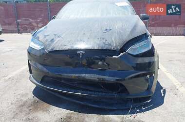 Позашляховик / Кросовер Tesla Model X 2023 в 