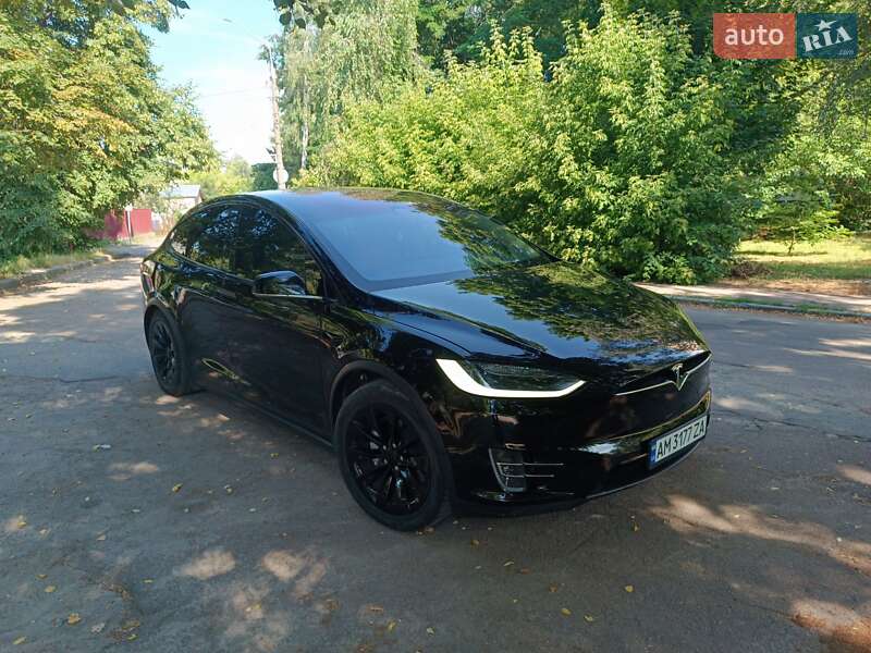 Позашляховик / Кросовер Tesla Model X 2017 в Житомирі