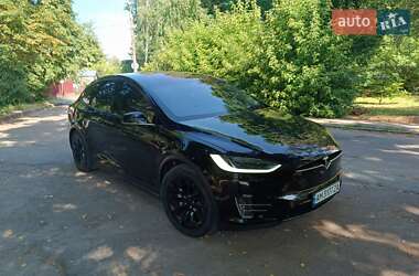 Позашляховик / Кросовер Tesla Model X 2017 в 