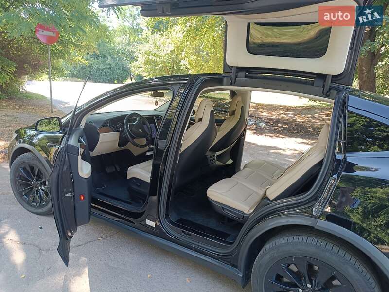Позашляховик / Кросовер Tesla Model X 2017 в Житомирі
