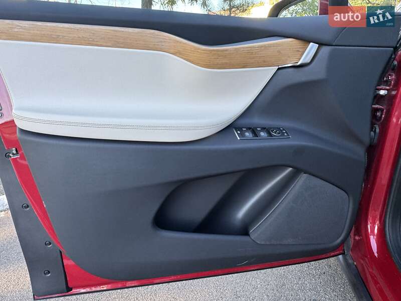 Позашляховик / Кросовер Tesla Model X 2018 в Одесі