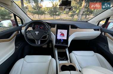 Позашляховик / Кросовер Tesla Model X 2018 в 