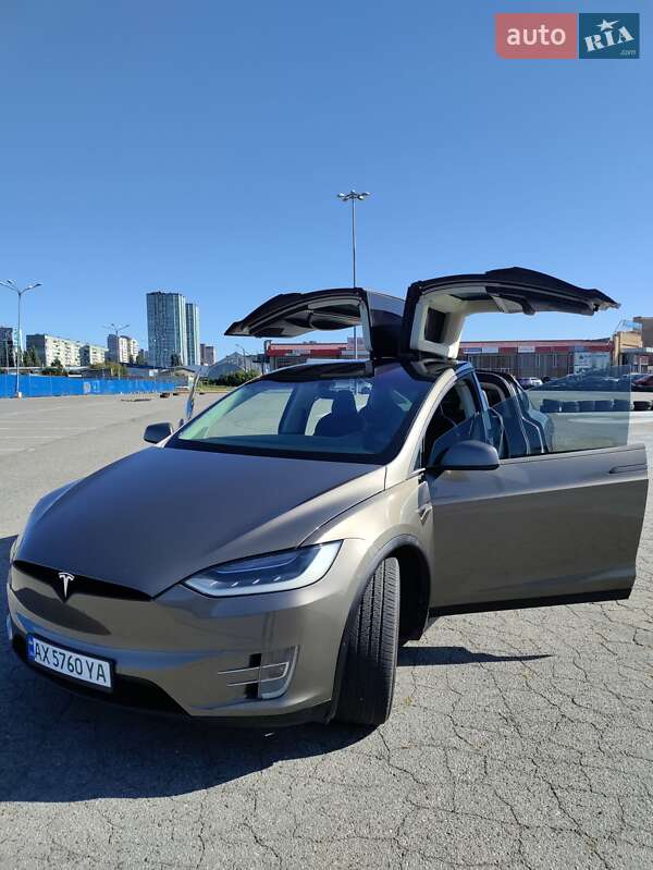 Позашляховик / Кросовер Tesla Model X 2016 в Харкові