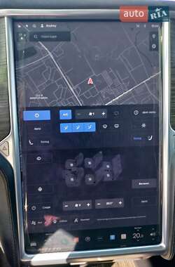 Позашляховик / Кросовер Tesla Model X 2016 в 