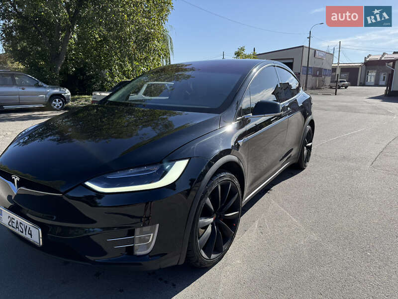 Позашляховик / Кросовер Tesla Model X 2017 в Києві