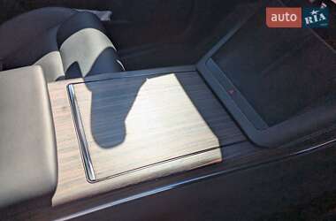 Позашляховик / Кросовер Tesla Model X 2022 в 