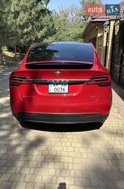 Внедорожник / Кроссовер Tesla Model X 2018 в 