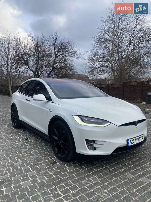 Позашляховик / Кросовер Tesla Model X 2017 в Харкові