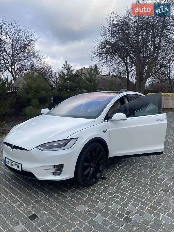 Позашляховик / Кросовер Tesla Model X 2017 в Харкові