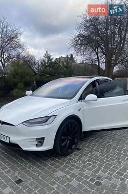 Позашляховик / Кросовер Tesla Model X 2017 в 