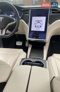 Позашляховик / Кросовер Tesla Model X 2017 в 