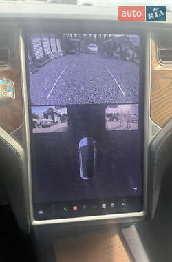 Позашляховик / Кросовер Tesla Model X 2019 в 