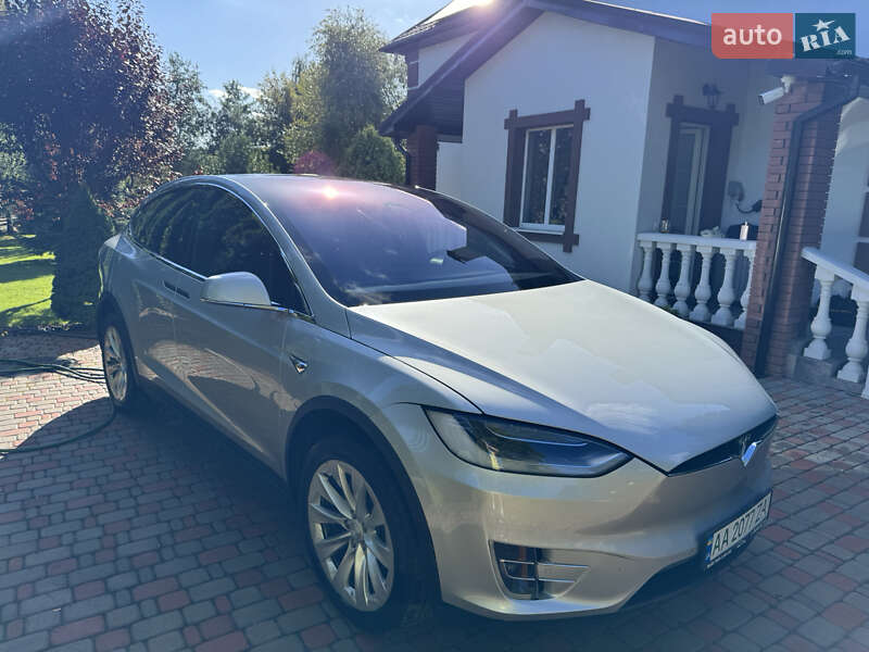 Позашляховик / Кросовер Tesla Model X 2018 в Києві