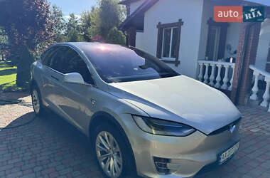 Позашляховик / Кросовер Tesla Model X 2018 в 