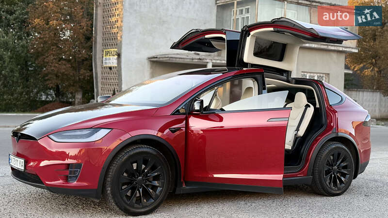 Внедорожник / Кроссовер Tesla Model X 2017 в Ровно