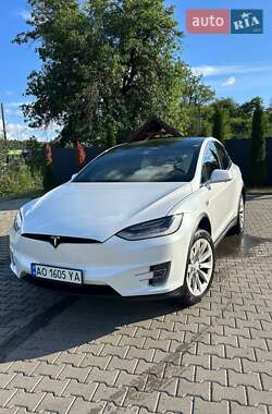 Позашляховик / Кросовер Tesla Model X 2017 в 