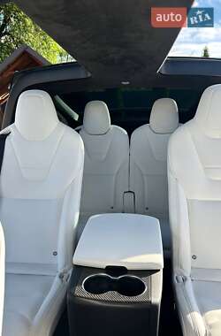 Позашляховик / Кросовер Tesla Model X 2017 в 