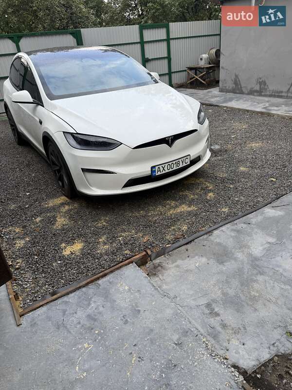 Позашляховик / Кросовер Tesla Model X 2023 в 