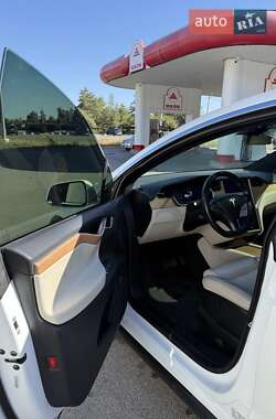 Позашляховик / Кросовер Tesla Model X 2020 в 