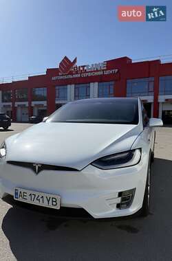 Позашляховик / Кросовер Tesla Model X 2020 в 