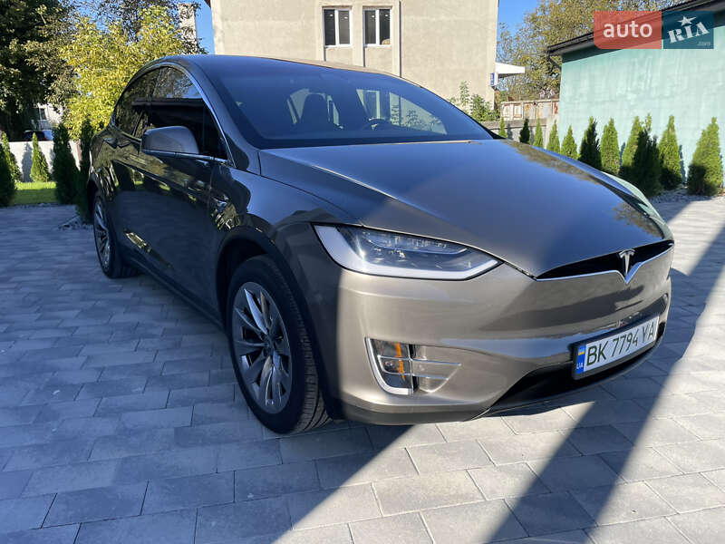 Внедорожник / Кроссовер Tesla Model X 2016 в Ивано-Франковске