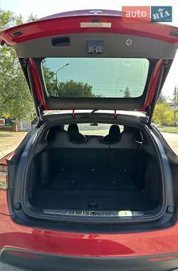 Внедорожник / Кроссовер Tesla Model X 2018 в 