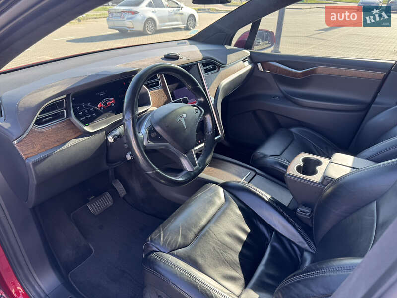 Позашляховик / Кросовер Tesla Model X 2017 в Львові