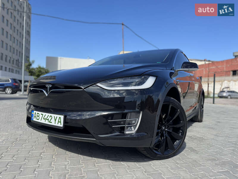 Позашляховик / Кросовер Tesla Model X 2017 в Вінниці