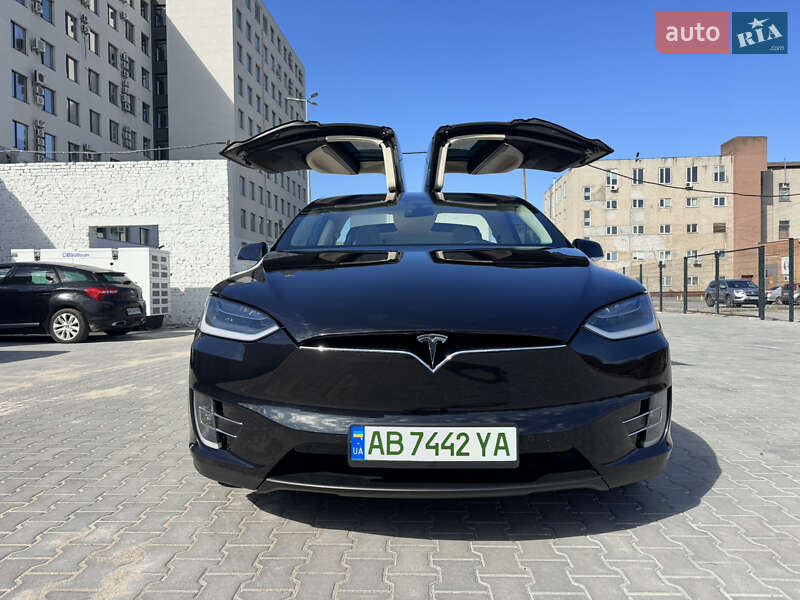 Позашляховик / Кросовер Tesla Model X 2017 в Вінниці