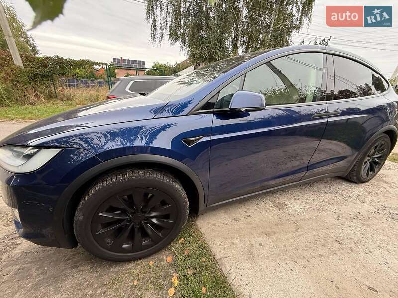 Позашляховик / Кросовер Tesla Model X 2016 в Києві