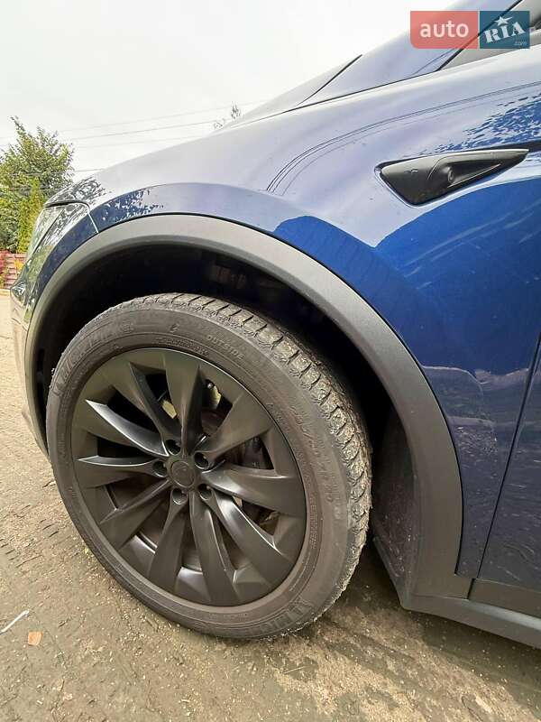 Позашляховик / Кросовер Tesla Model X 2016 в Києві