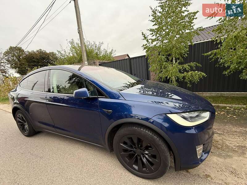 Позашляховик / Кросовер Tesla Model X 2016 в Києві