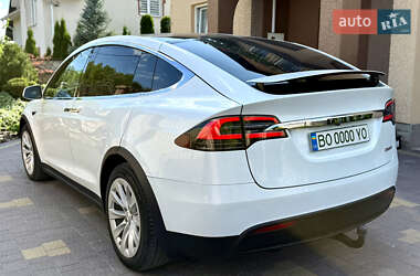Позашляховик / Кросовер Tesla Model X 2017 в 