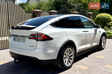 Позашляховик / Кросовер Tesla Model X 2017 в 