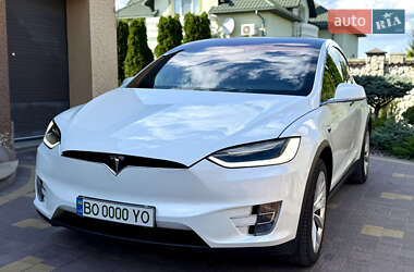 Позашляховик / Кросовер Tesla Model X 2017 в 
