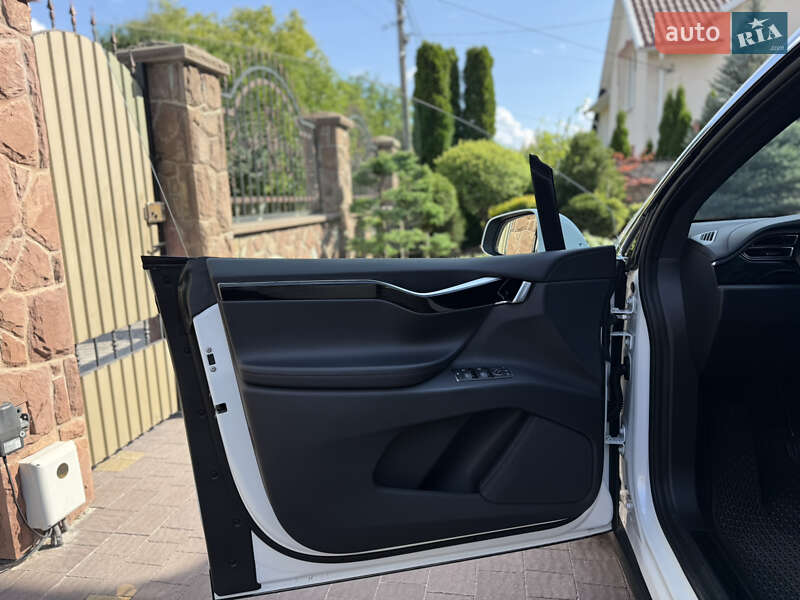 Внедорожник / Кроссовер Tesla Model X 2017 в Тернополе