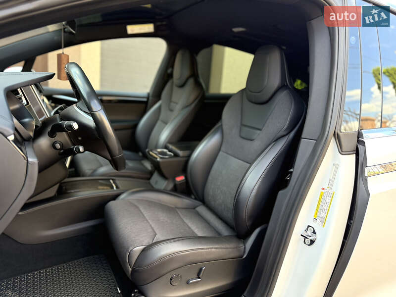 Внедорожник / Кроссовер Tesla Model X 2017 в Тернополе