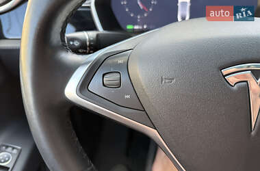 Позашляховик / Кросовер Tesla Model X 2017 в 