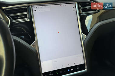 Позашляховик / Кросовер Tesla Model X 2017 в 