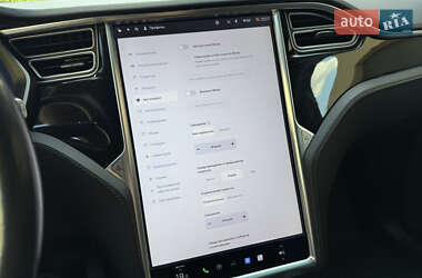 Позашляховик / Кросовер Tesla Model X 2017 в 