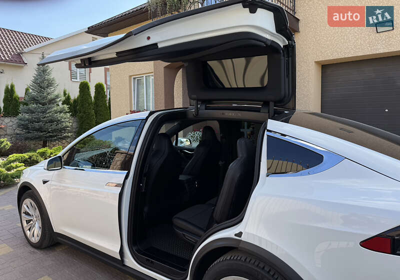Внедорожник / Кроссовер Tesla Model X 2017 в Тернополе
