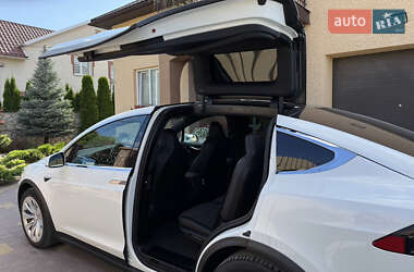 Позашляховик / Кросовер Tesla Model X 2017 в 
