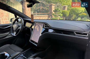 Позашляховик / Кросовер Tesla Model X 2017 в 