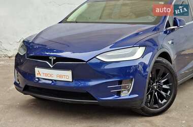 Позашляховик / Кросовер Tesla Model X 2016 в 
