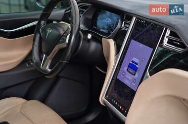 Позашляховик / Кросовер Tesla Model X 2016 в 