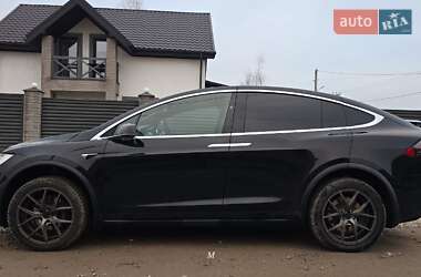 Позашляховик / Кросовер Tesla Model X 2017 в 