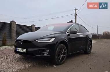 Позашляховик / Кросовер Tesla Model X 2017 в 